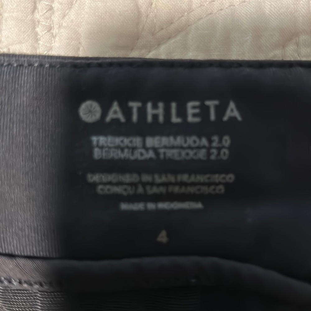 Womens Athleta shorts size 4